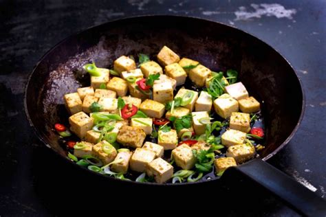  Mapo Tofu: Tyylikäs ja vahvasti maustettu tofu-herkku Sichuanin sydämestä!