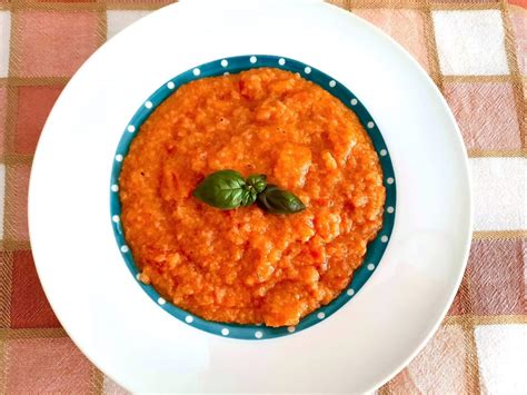  Pappa al Pomodoro! Umami-täyteinen ja herkullisen kirjava tomaattikeitto Napolin sydämestä.