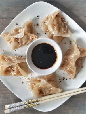  Wontons Rikkaassa Kastikkeessa - Kirjoita Tarinaa Kiinan Mausteista!